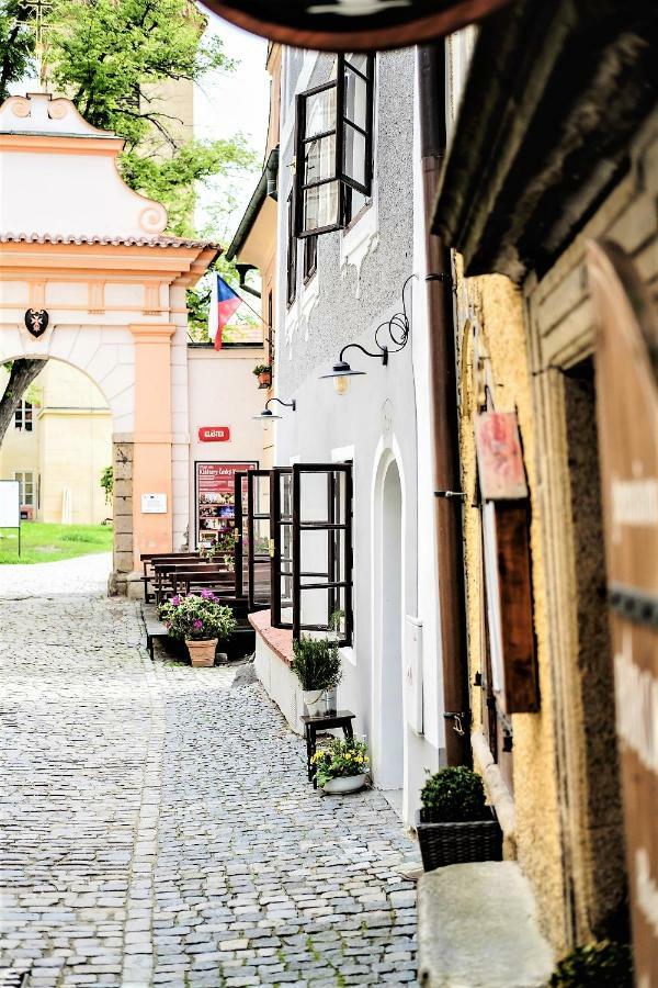 Monastery Garden Bistro & Rooms Český Krumlov Exterior foto